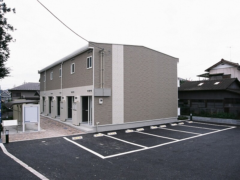 レオパレスアトリオ師岡の物件外観写真