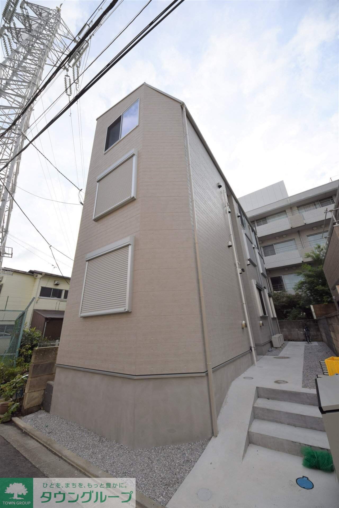 西新井フラッツの物件外観写真