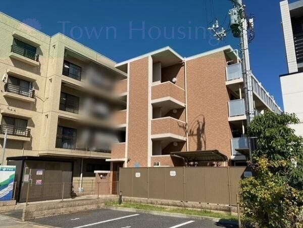 レオパレスアザレアの物件外観写真