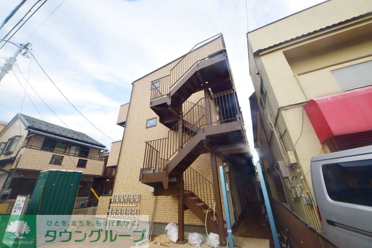 モナーク越谷の物件外観写真