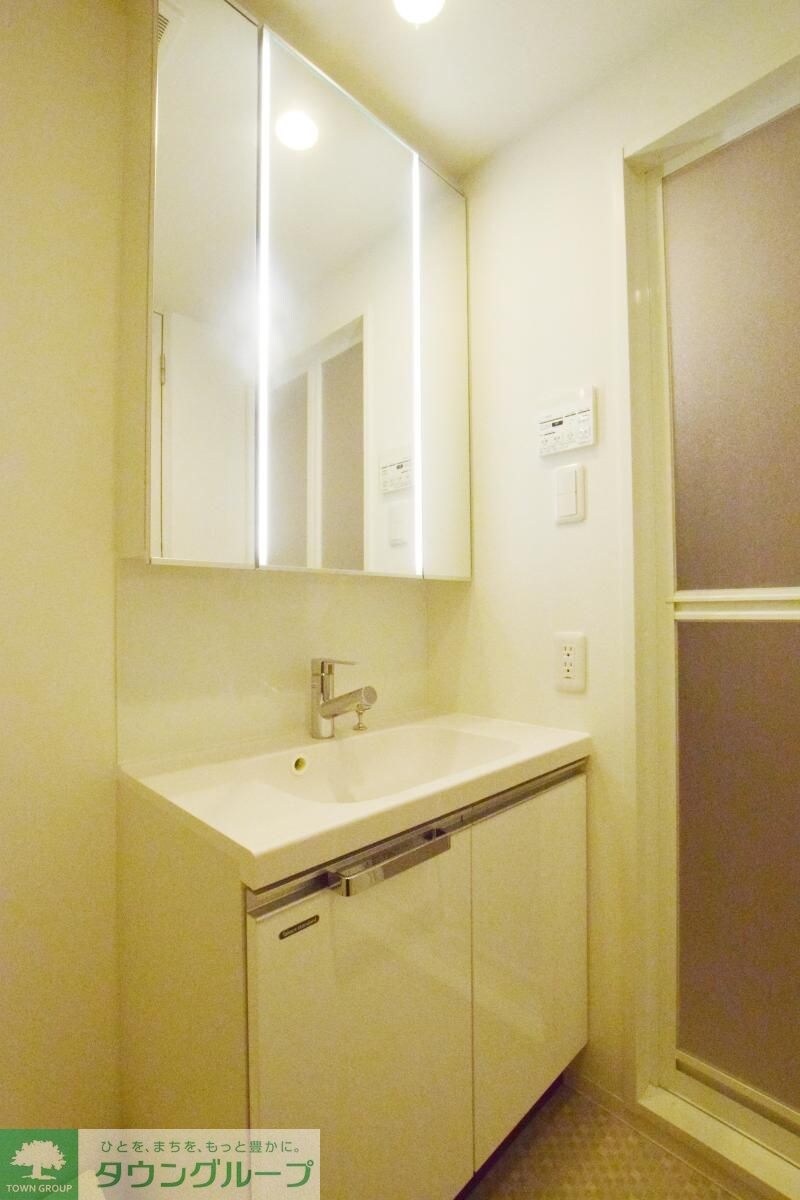 リヴシティ横濱新川町弐番館の物件内観写真