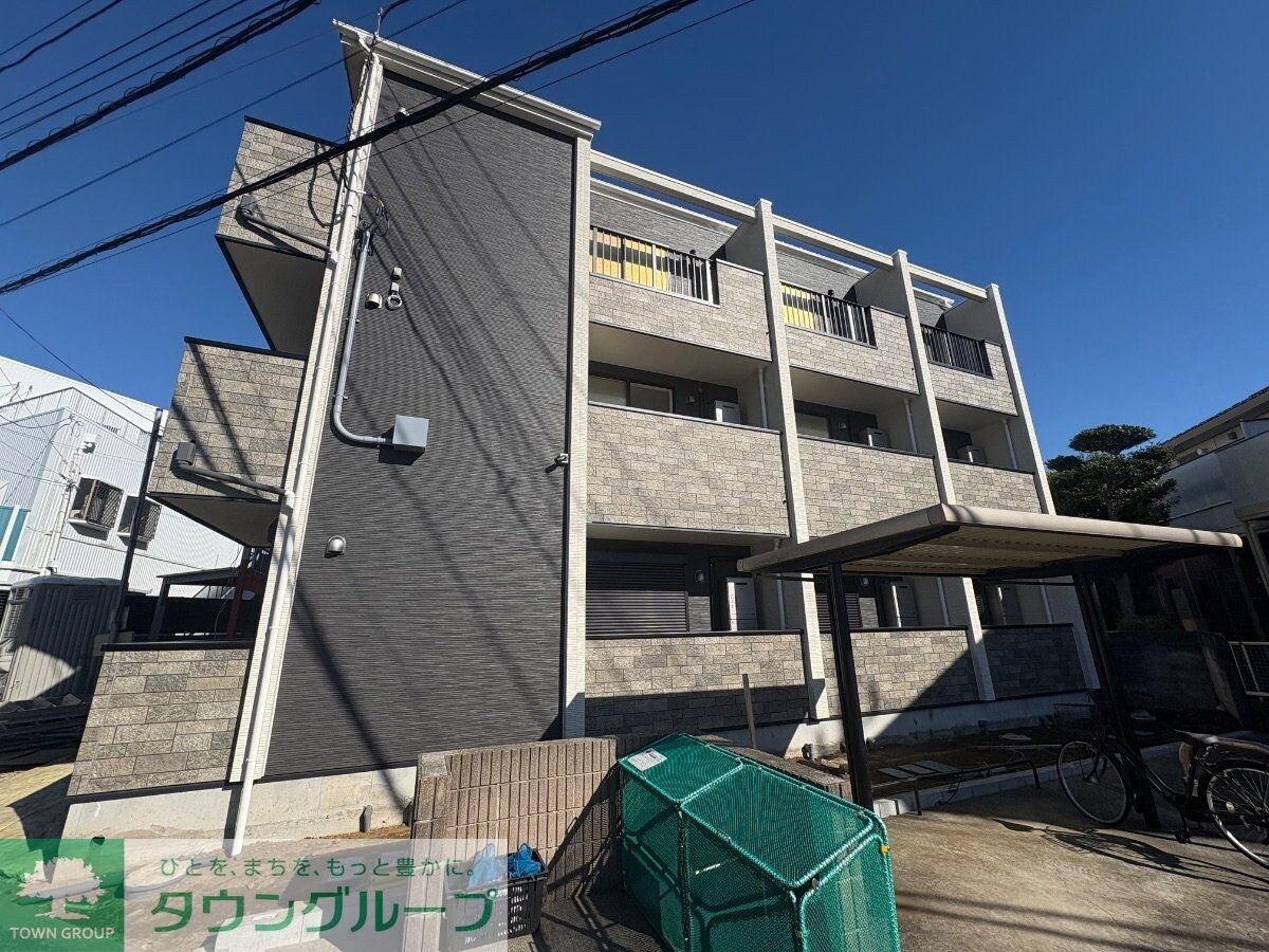 アザーレ・ディオン六会日大前の物件外観写真