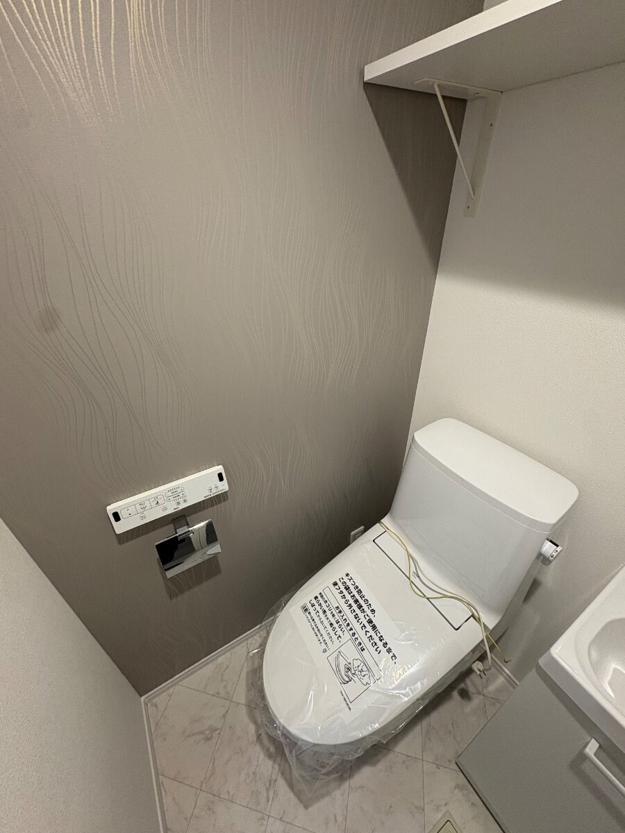 アザーレ・ディオン六会日大前の物件内観写真