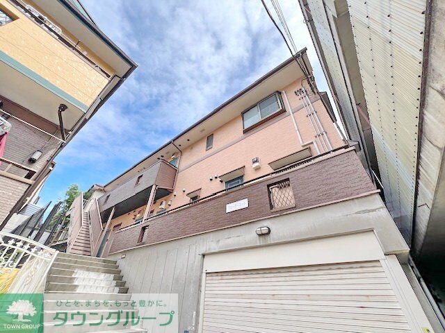 フローラ・コートの物件外観写真