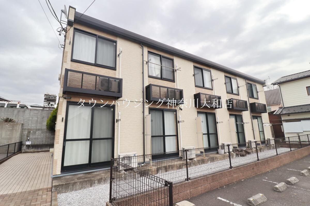 レオパレスホンゴーパレスの物件外観写真