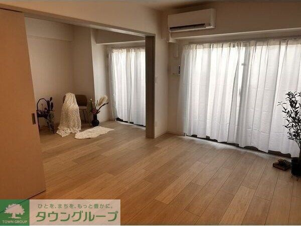 ポルタニグライーストの物件内観写真