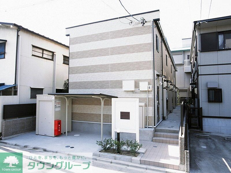 レオパレス川名駒方の物件外観写真