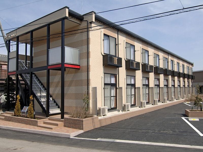 レオパレスイーストハウスの物件外観写真