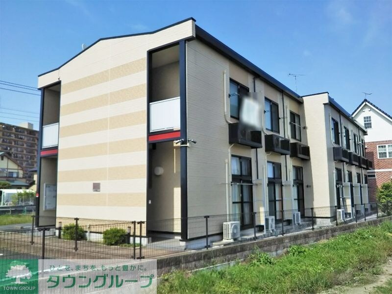 レオパレスバンビーナの物件外観写真