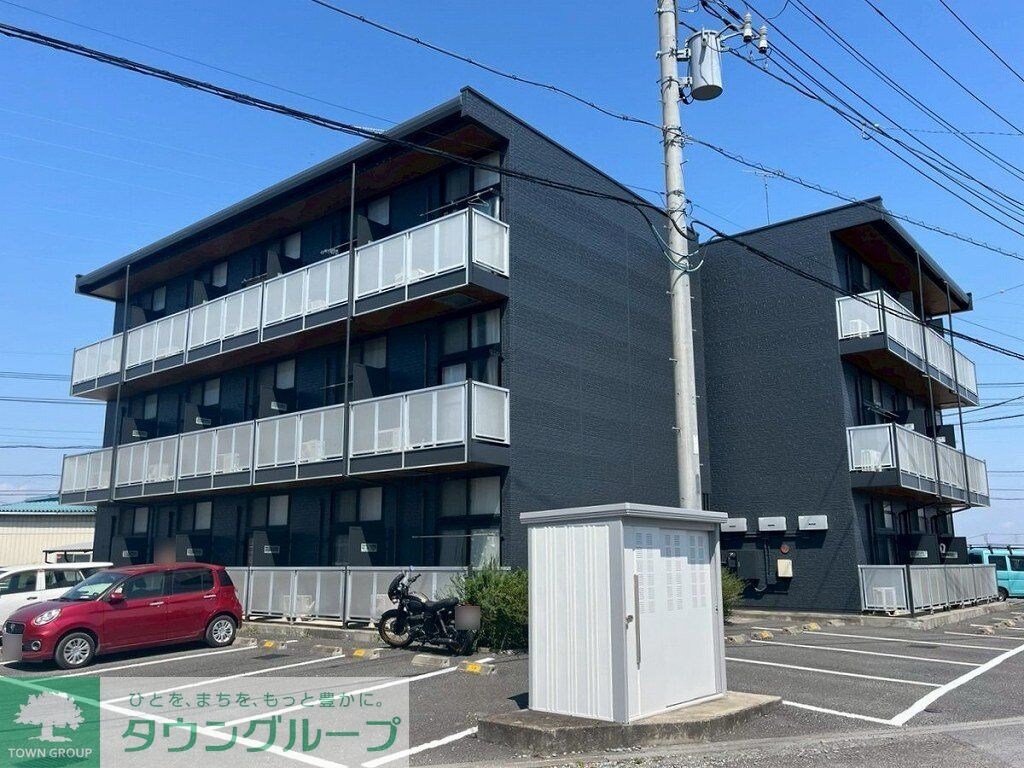 レオパレスカナサラの物件外観写真