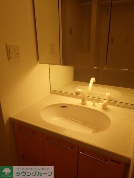 ロイヤルパークス新田の物件内観写真