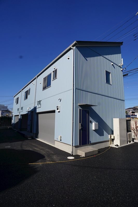 ラ・ミア・オート　大磯町ガレージハウス　A棟の物件外観写真