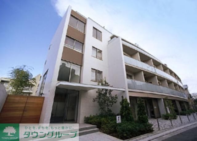 ストーリア神宮前の物件外観写真