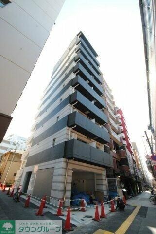 レスティア三軒茶屋の物件外観写真