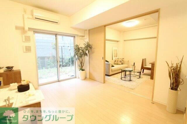 プライムアーバン用賀の物件内観写真