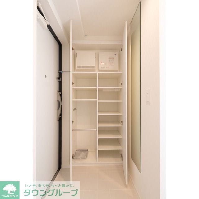 コンフォリア東新宿の物件内観写真