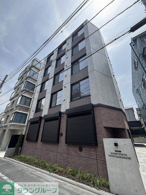 グローリオシェルト四谷坂町の物件外観写真