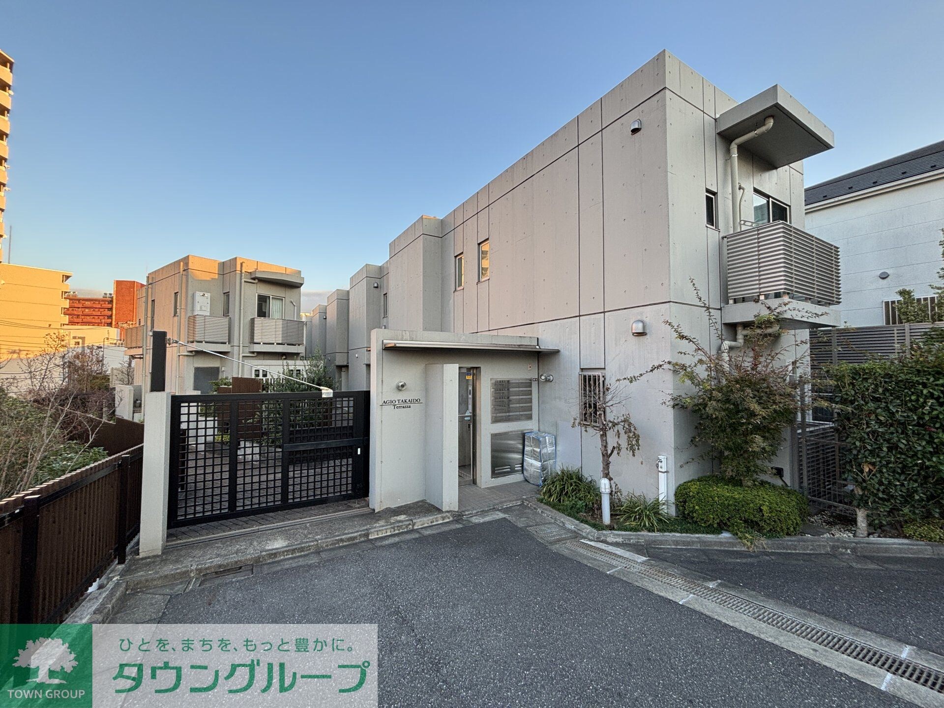 アージョ高井戸テラッツァの物件外観写真