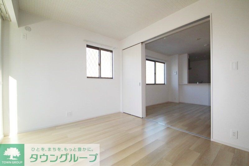 ヴィラローリーIIIの物件内観写真