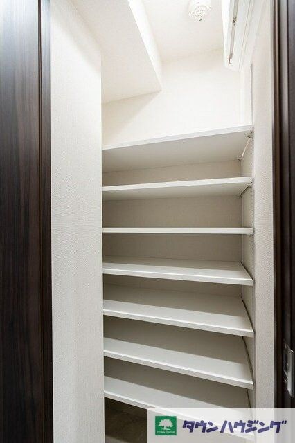 市谷台町坂フロントの物件内観写真