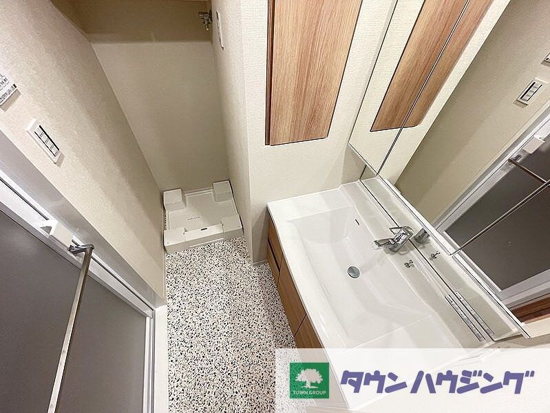 市谷台町坂フロントの物件内観写真