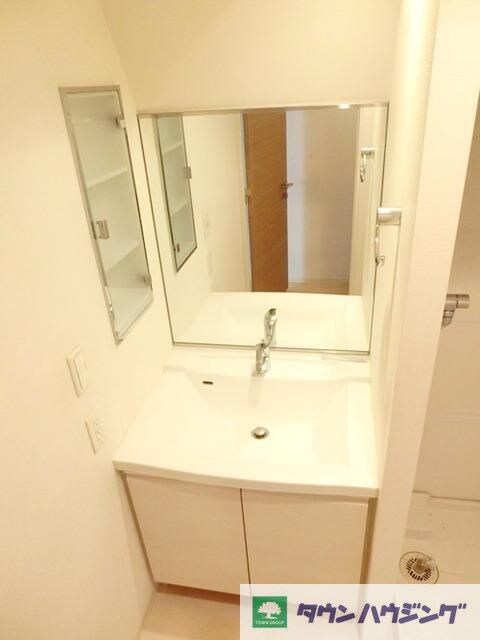 コスモリード新宿余丁町の物件内観写真