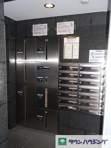 コスモリード新宿余丁町の物件内観写真