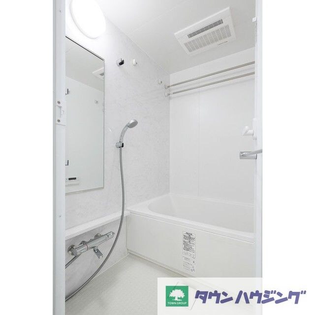 コンフォリア東新宿の物件内観写真