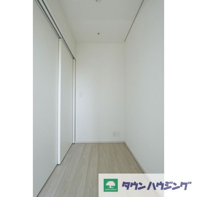 コンフォリア東新宿の物件内観写真