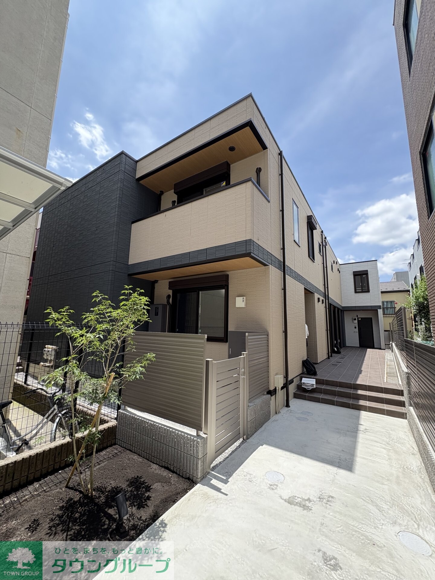 ＰａｒｋＢｅａｒ四谷三丁目の物件外観写真