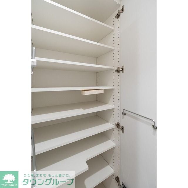 コンフォリア・リヴ新中野ＳＯＵＴＨの物件内観写真