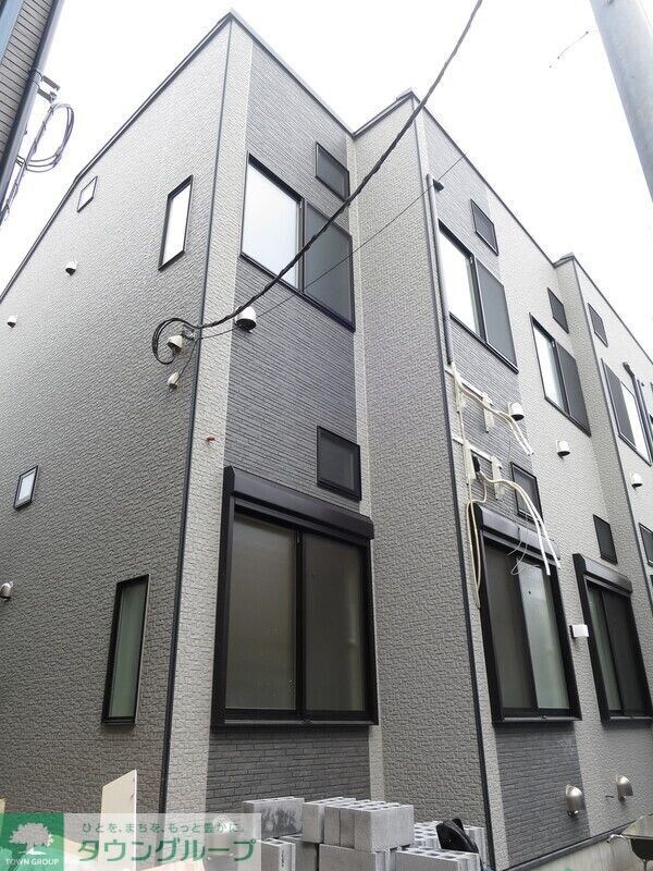 レジデンス・イン初台の物件外観写真