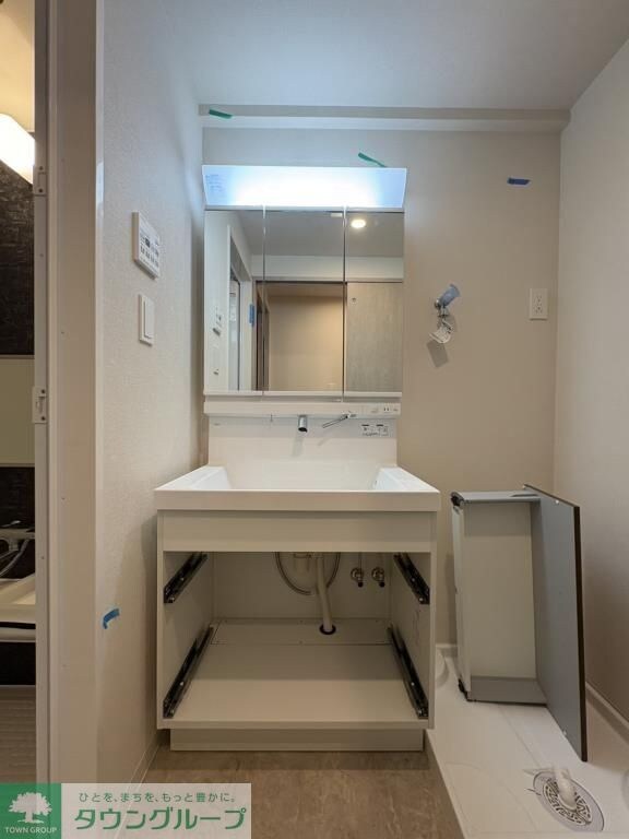 ROOTs Shinjuku Wakamatsuchoの物件内観写真