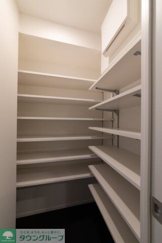 プラウドフラット渋谷笹塚の物件内観写真