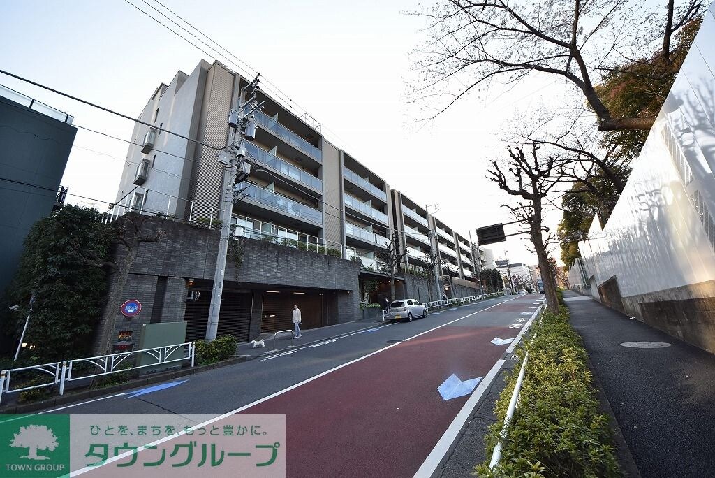 フレンシア外苑西の物件外観写真