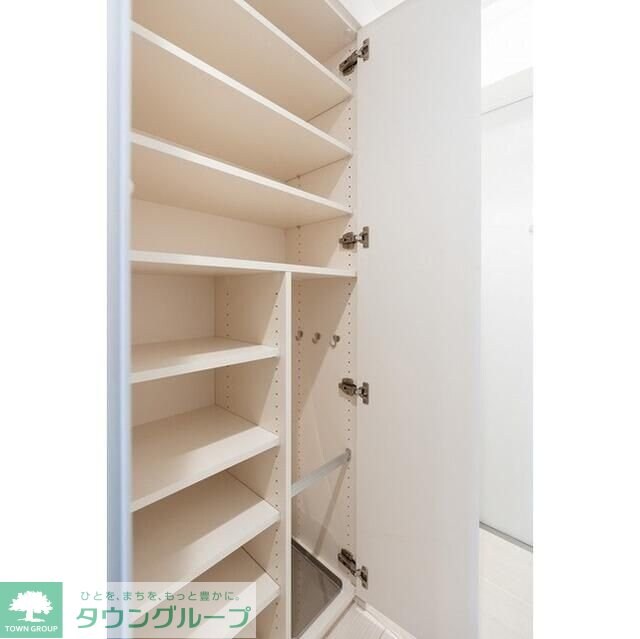 コンフォリア・リヴ北新宿の物件内観写真