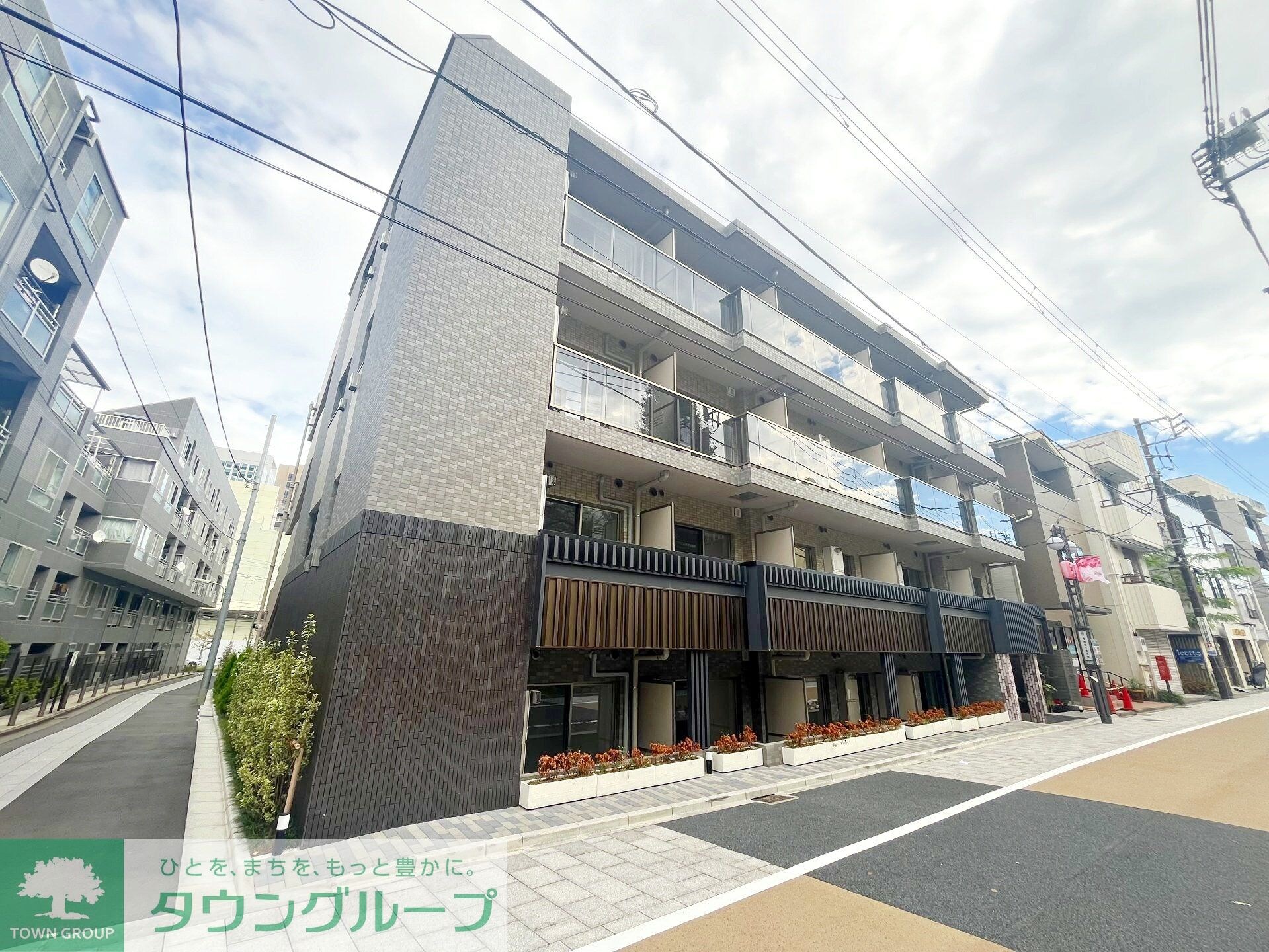 コンフォリア・リヴ南品川の物件外観写真