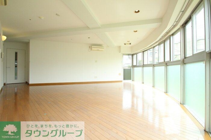 モニュメントスクウェア　弐番館の物件内観写真