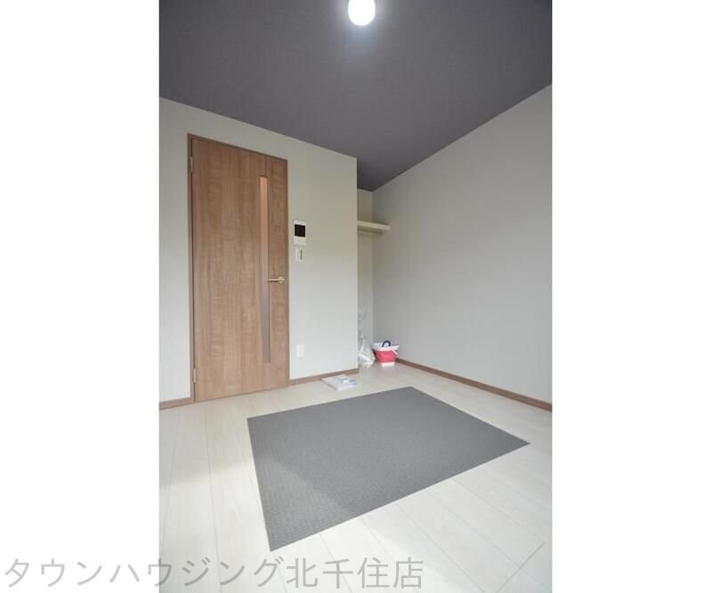 ＳＱＵＡＲＥＳ　Ｎｉｓｈｉａｒａｉの物件内観写真