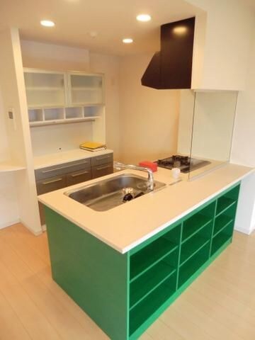 ロイヤルパークス新田の物件内観写真