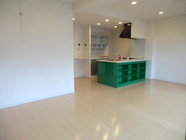 ロイヤルパークス新田の物件内観写真