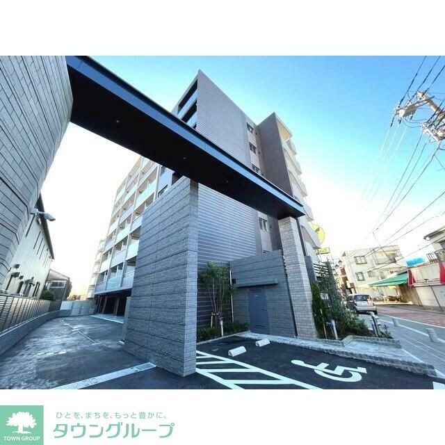 コンフォリア西新井の物件外観写真