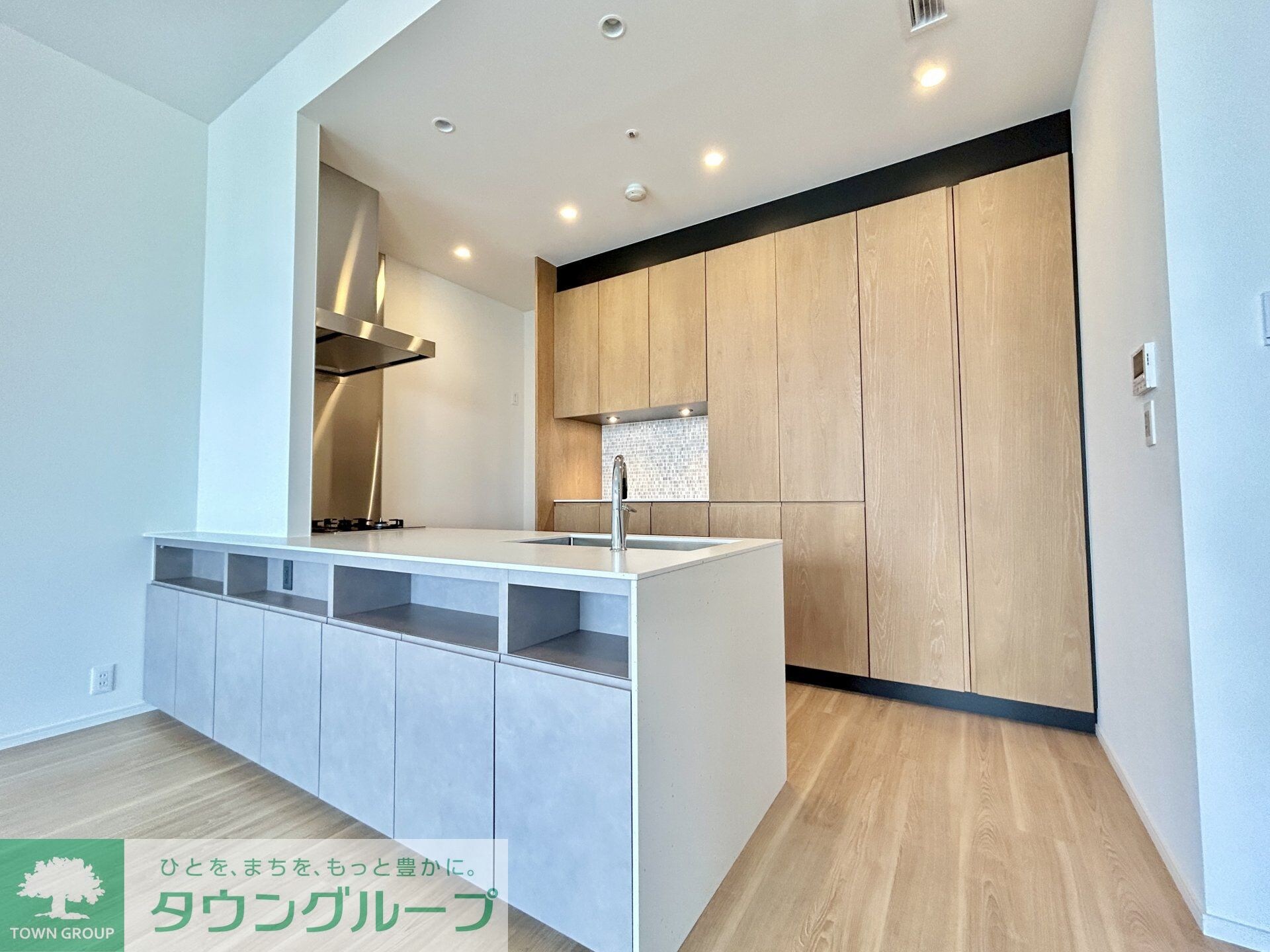 ＨＡＲＵＭＩ　ＦＬＡＧ　ＳＵＮ　ＶＩＬＬＡＧＥ　Ｔ棟の物件内観写真