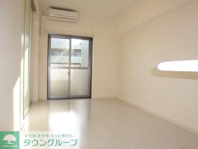 アン・ボルヌの物件内観写真