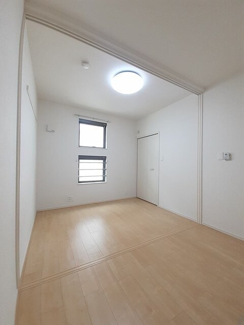 ラフレシールの物件内観写真