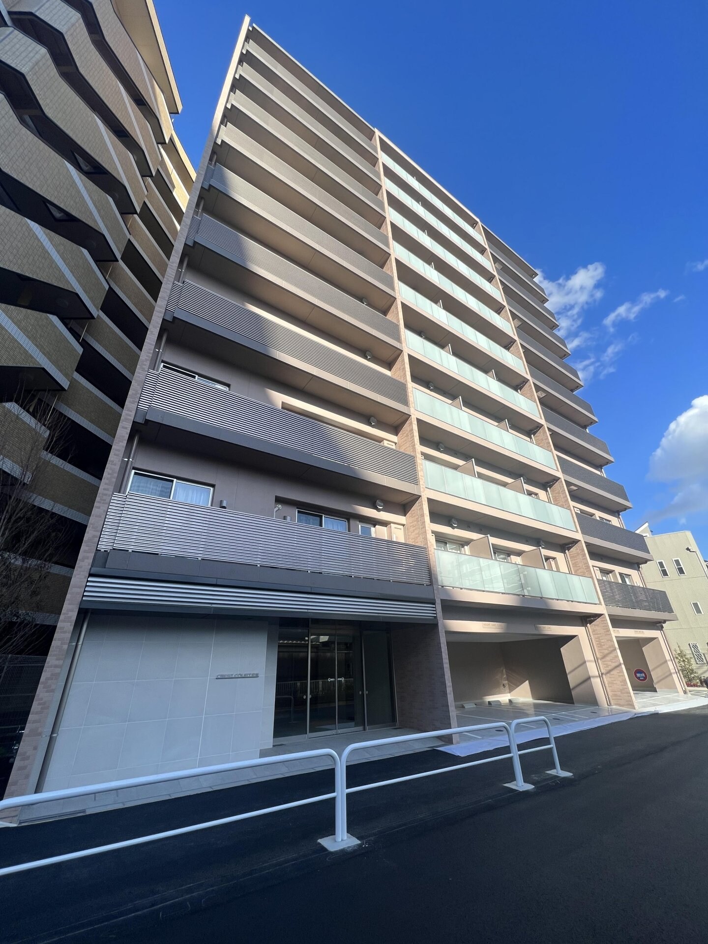 クレストコート町屋の物件外観写真