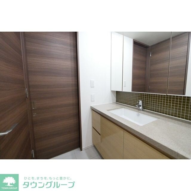 コンフォリア新宿イーストサイドタワーの物件内観写真