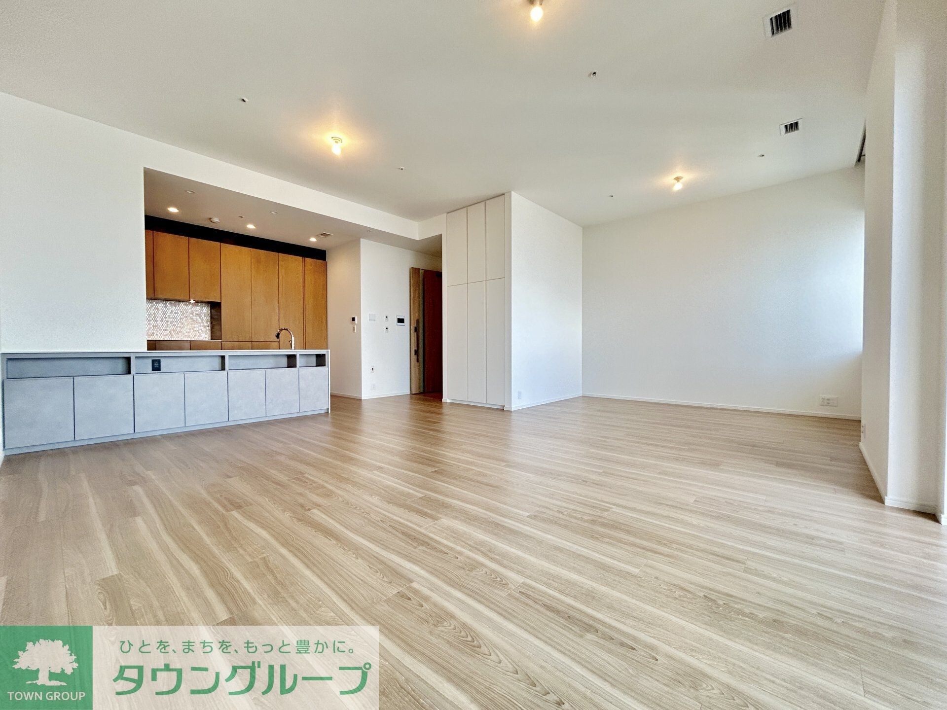 ＨＡＲＵＭＩ　ＦＬＡＧ　ＳＵＮ　ＶＩＬＬＡＧＥ　Ｔ棟の物件内観写真