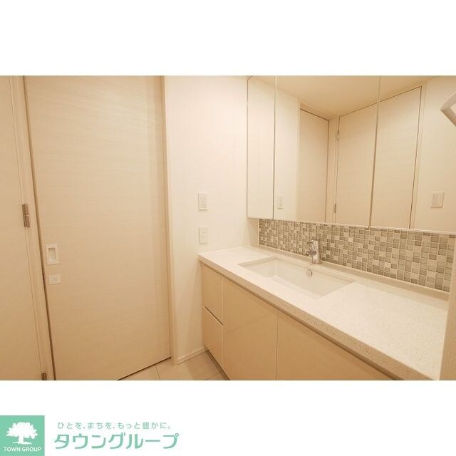 コンフォリア新宿イーストサイドタワーの物件内観写真