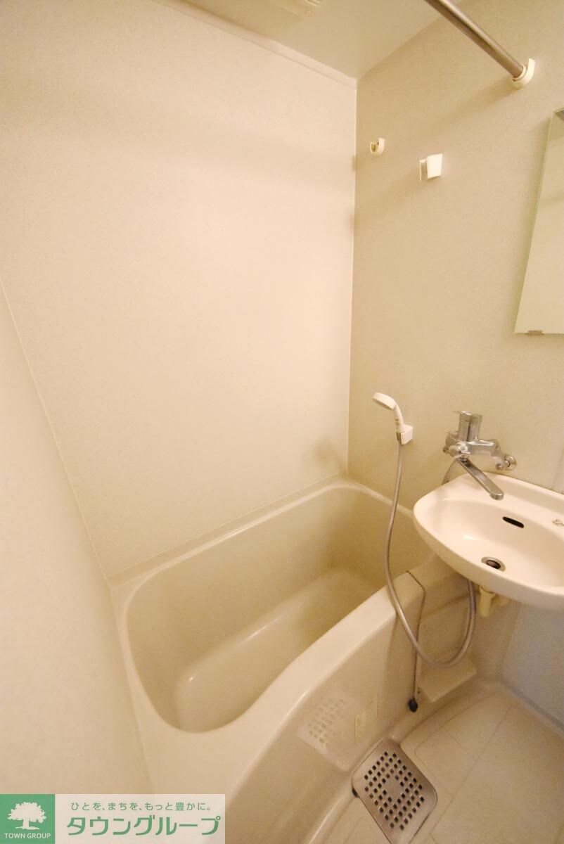 カスタリア新富町IIIの物件内観写真